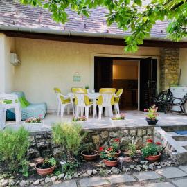 Sportbalaton Nyaraló Balatonudvari Cosy Little Cottage, hotel en Balatonudvari