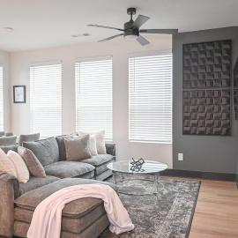 Alease Luxe Retreat Luxury 2BR Sleeps 4, hotel Decaturben