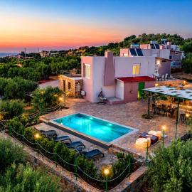 Villa Aktis with Freshwater Pool and Sea View, Hotel in Sisi