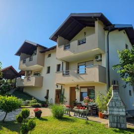 Guest House Bunčić Rooms, hotel Szluinban