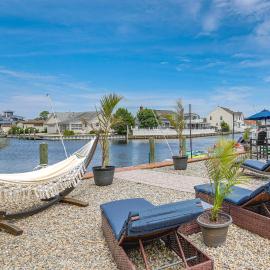 Canal-Front Backyard Oasis! Jersey Shore Retreat