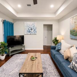 Entire Home, Sleeps 8, Prime Houston near NRG, Hobby, Hotspots, Hotel in Houston