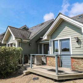 6 Court Cottage, Hillfield Village