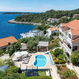 Two-Bedroom Apartment In Prizba, hotel sa Prizba