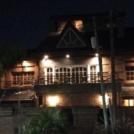 VICTORIA 3 BED AND BREAKFAST A 3KM DEL AEROPUERTO EZEIZa, hotel in Ezeiza