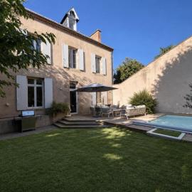 Maison avec piscine au cœur de Moulins - 8 pers. - FR-1-489-635, hotel in Moulins