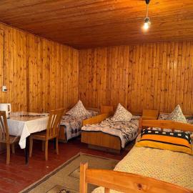 Хостел 9 коттедж, hôtel à Cholpon-Ata