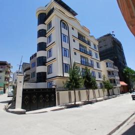 Omar Tower, hotel sa Shahr-e Now