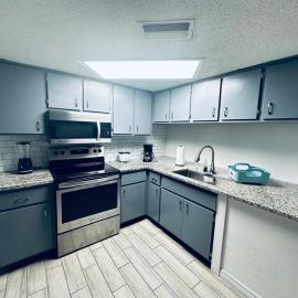 Beautiful Brand-New studio, hôtel à New Port Richey