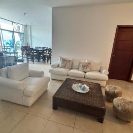 Nice apartment facing the sea and at the foot of the beach in punta blanca, hotel v destinaci Punta Blanca