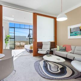 Lovely Bright Apt with Pool and Gym by Zodiak Stays