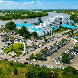 Suntara Wellness Resort & Hotel, hótel í Chachoengsao