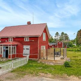 Gorgeous Home In Djurås With Wifi โรงแรมในDjurås