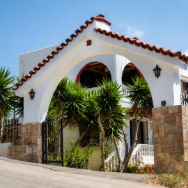 Stelios Zalonis Apartments