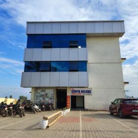New Surya Deluxe Boarding & Lodging: Chik Ballāpur şehrinde bir otel