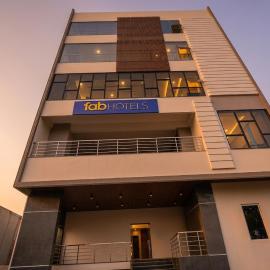 FabHotel A Square - 400m from Bhimavaram Junction, Hotel in Bhīmavaram