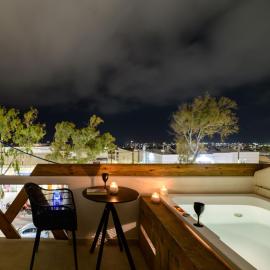 Candele Suites