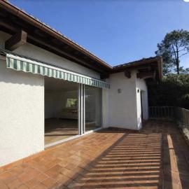 Beach house within walking distance, hotel in La Teste-de-Buch