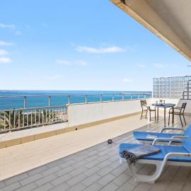 T1 com terraço em frente a praia