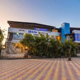 FabHotel Blue Inn I โรงแรมในWagholi