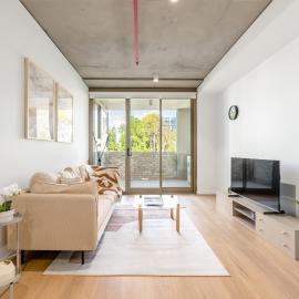 Woden Retreat near Hospital, Pool, Gym n Parking