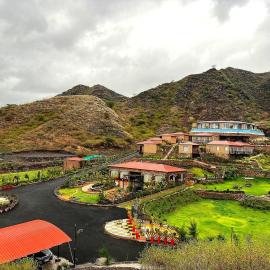 Clubhouse Resort Swarnagarh Udaipur by CheckIn, хотел в Удайпур