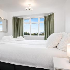 Grantham Stays - Harlaxton 3BR Home in Grantham, Sleeps 5, WIFI, Parking, hotel in Grantham