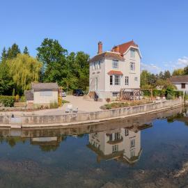 La Villa des Coccinelles, hotel in Olivet