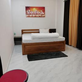 Hotel Raj, hotel a Letekujān