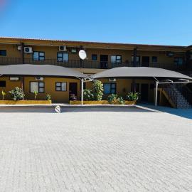Otam-Check Guest House، فندق في أوندانغوا