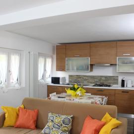 TAVANIs HOUSE, hotelli kohteessa Delebio