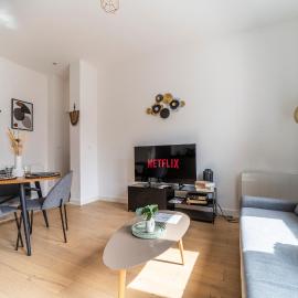 Le Relais - Gare - Métro - Parking - Wifi - Netflix, hotel u gradu Turkoan