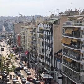 GRI LAMBRAKI - Room 1 - SHARED APARTMENT - Beautiful Views in The Center Of Piraeus, hotel in Piraeus