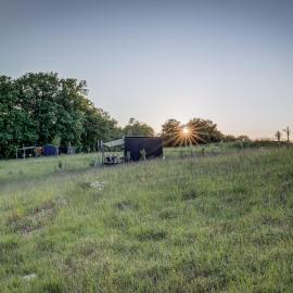 Chata Lada by TwoFingers glamping, hotel in Dolany