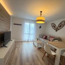 Apartamentos Leyre Candanchú – hotel w mieście Candanchú