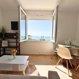 Appartement Vue Mer Neuf Clim Parking Privé, ξενοδοχείο σε Golfe-Juan