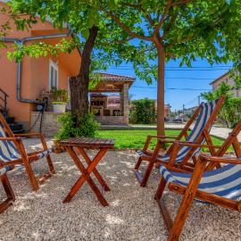 Bella Casa, hotel in Sukošan