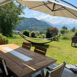 Large family home Mountain view, hotel in Fillinges