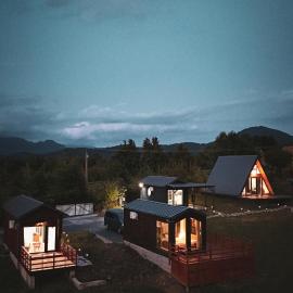 SkyAtlas Hideaway، فندق في Sohodol