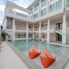 De Hug Hotel & Residence