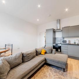 Central - Stay 4 - Paid Parking - Near Transport