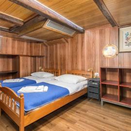 Apartments Lungomare Cres, hotel en Cres