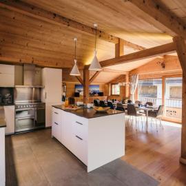 Chalet 4★, 15 pers, La Clusaz, sauna, centre village, 7 chambres - FR-1-304-177