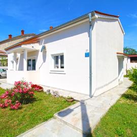 House Zlata 2444