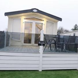 Ty Newydd Leisure Park 2-Bed Caravan Sleeps 6, hotel in Brynteg