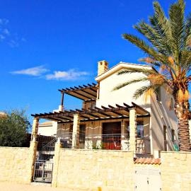 Villa Lalianda Sandy Beach Villas - Private Pool - Jacuzzi - Private Beach Area, hotel en Poli Chrysochous
