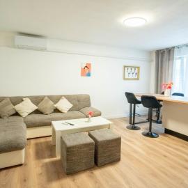 Apartman Lili, hotel di Knin