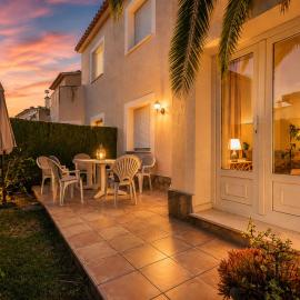 Villa 3bed at the Oliva Nova MET & Golf & Padel & Beach resort, хотел в Олива