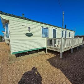 6 Berth Pet Friendly Static Caravan By Hunstanton Beach Ref 13011L: Hunstanton şehrinde bir otel