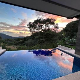 Villa Montemar Ocean and Mountain Views, hotel u gradu Platanillo